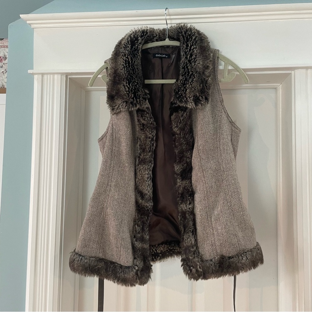 Dolce Cabo Textured Vest with Faux Fur in Tan and Brown